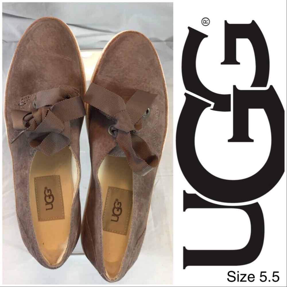 🍂Ugg Taupe Tennis Shoe with Ribbon